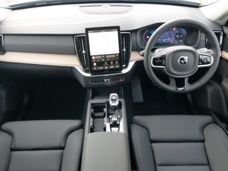 Used Volvo XC90 2025 for sale - 77105469: Photo 2