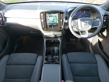 Used Volvo XC40 2025 for sale - 77569103: Photo