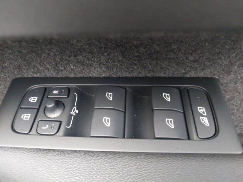 Used Volvo XC40 2025 for sale - 77573205: Photo 14