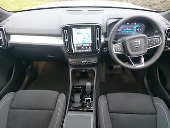 Used Volvo XC40 2025 for sale - 77573205: Photo