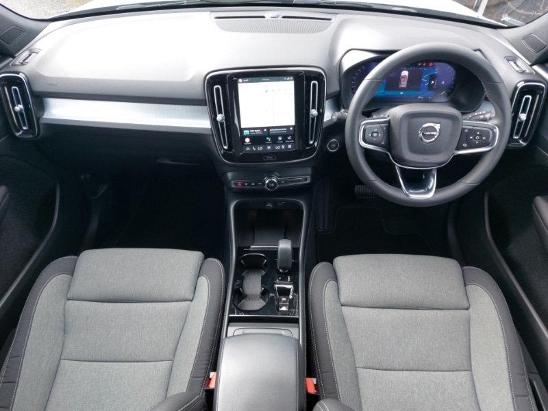 Used Volvo XC40 2022 for sale - 77832261: Photo 2