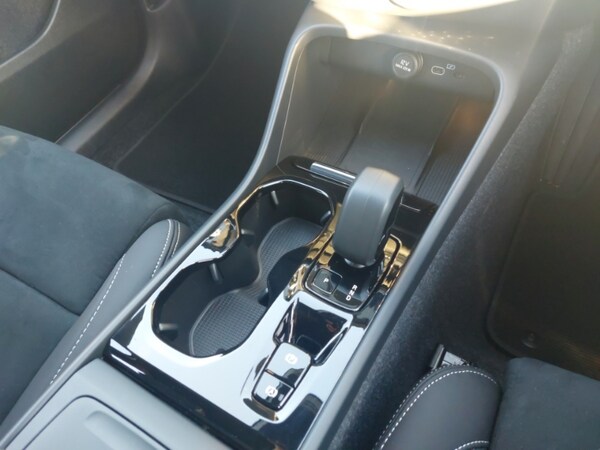 Used Volvo XC40 2024 for sale - 76254540: Photo 15