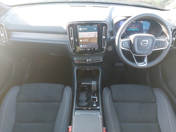 Used Volvo XC40 2024 for sale - 76254540: Photo 2