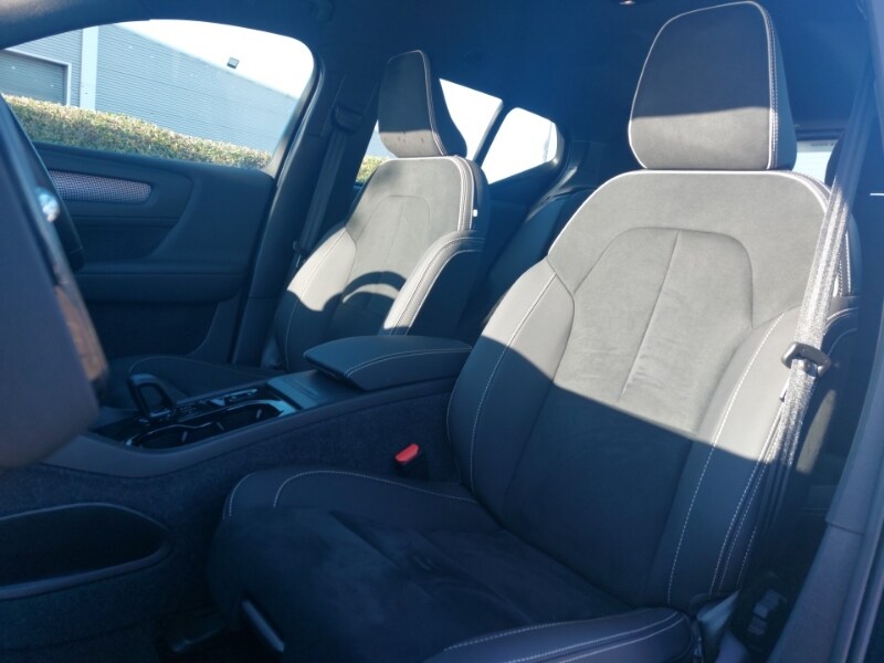 Used Volvo XC40 2024 for sale - 76254540: Photo 5