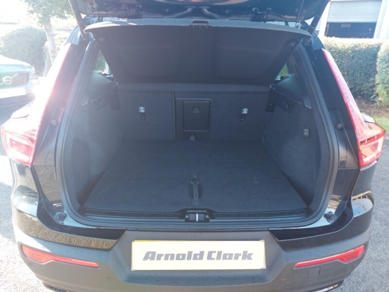 Used Volvo XC40 2024 for sale - 76254540: Photo 8