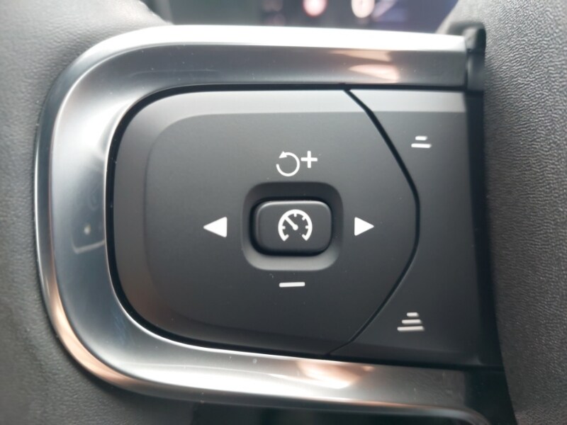 Used Volvo XC40 2025 for sale - 77815856: Photo 15