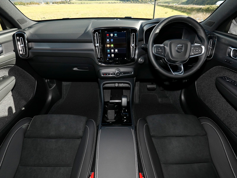 Used Volvo XC40 2025 for sale - 77815855: Photo 2