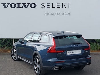 Used Volvo V60 2021 for sale - 78808357: Photo