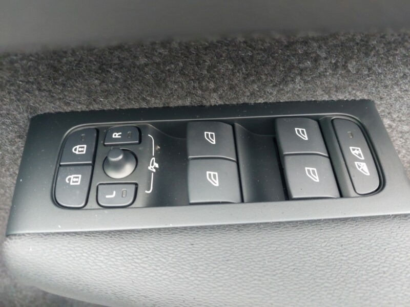 Used Volvo XC40 2025 for sale - 77815885: Photo 19