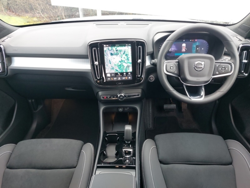 Used Volvo XC40 2025 for sale - 77815885: Photo 2