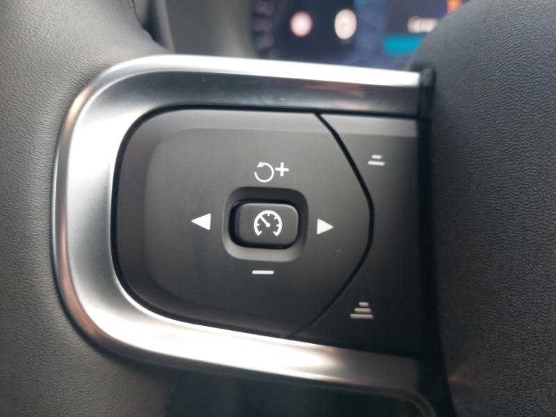 Used Volvo XC40 2025 for sale - 76556432: Photo 15