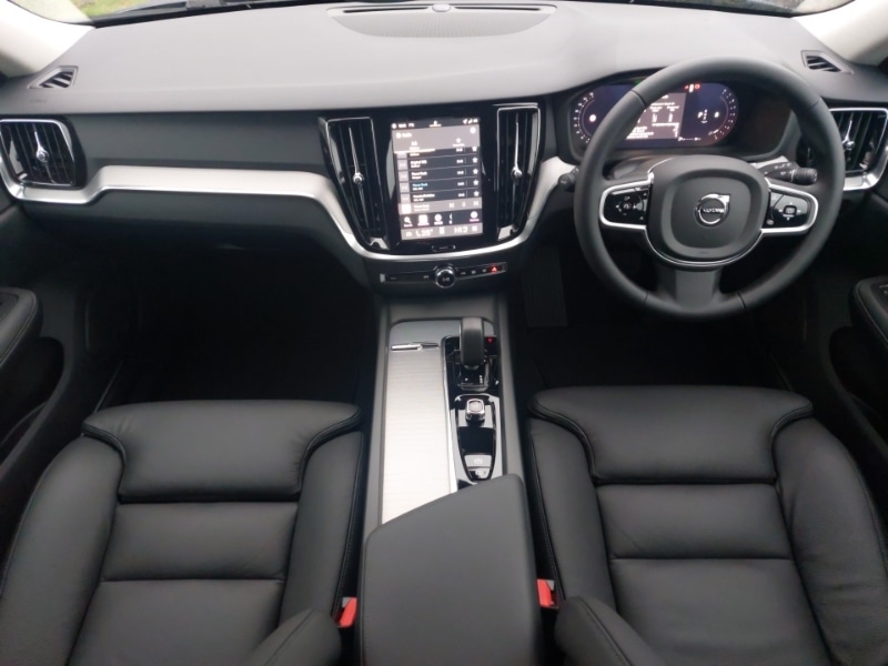 Used Volvo V60 2025 for sale - 76713510: Photo 2