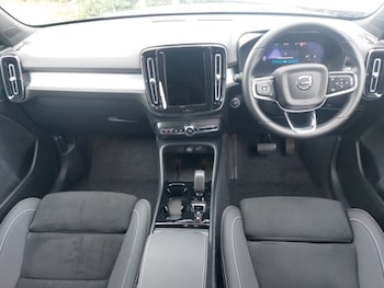 Used Volvo XC40 2025 for sale - 78642802: Photo