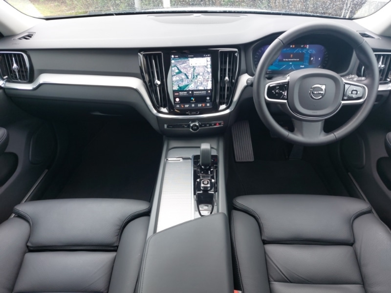 Used Volvo V60 2025 for sale - 78178868: Photo 2