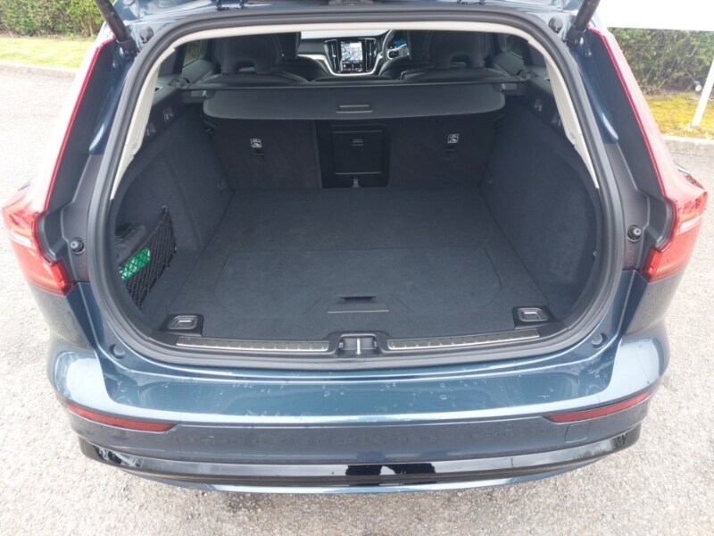 Used Volvo V60 2025 for sale - 78178868: Photo 8