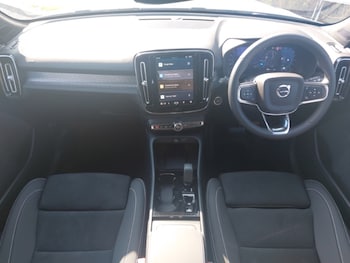 Used Volvo XC40 2025 for sale - 75562461: Photo