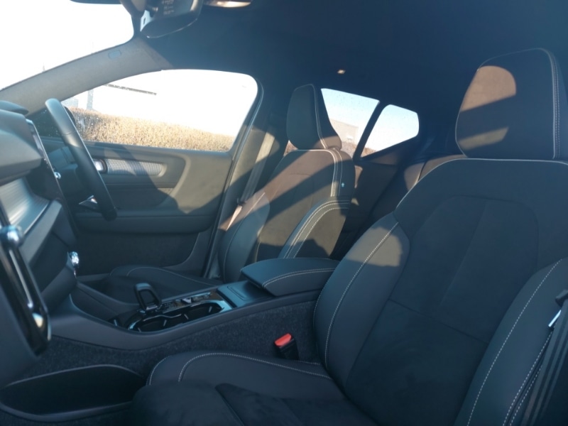 Used Volvo XC40 2024 for sale - 77251823: Photo 5