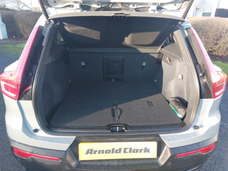 Used Volvo XC40 2024 for sale - 77251823: Photo 8