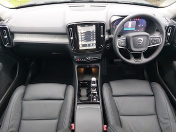 Used Volvo XC40 2025 for sale - 76571609: Photo