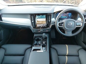 Used Volvo V90 2025 for sale - 77458131: Photo