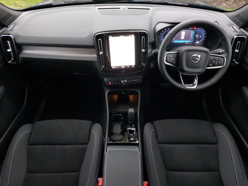 Used Volvo XC40 2025 for sale - 77197664: Photo 2