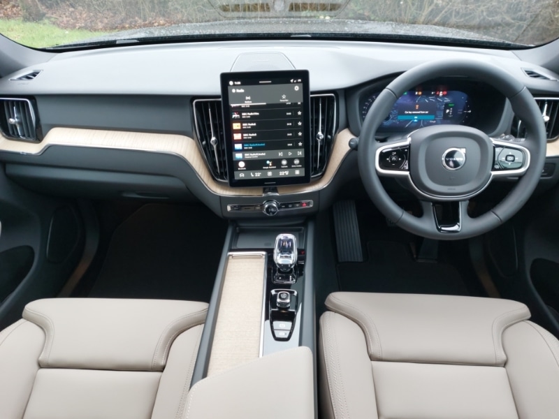 Used Volvo XC60 2025 for sale - 77466303: Photo 2