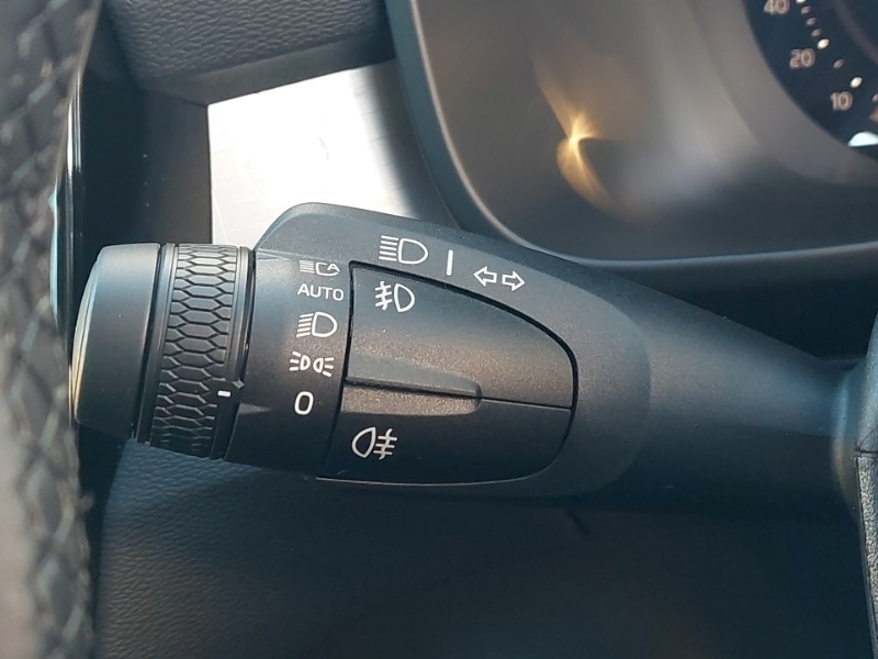 Used Volvo XC40 2025 for sale - 76639056: Photo 15