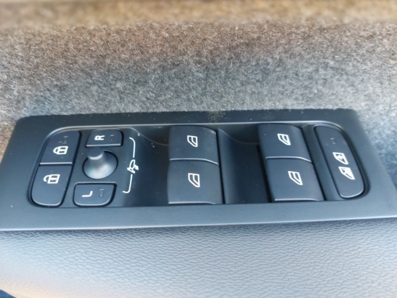 Used Volvo XC40 2025 for sale - 76639056: Photo 19