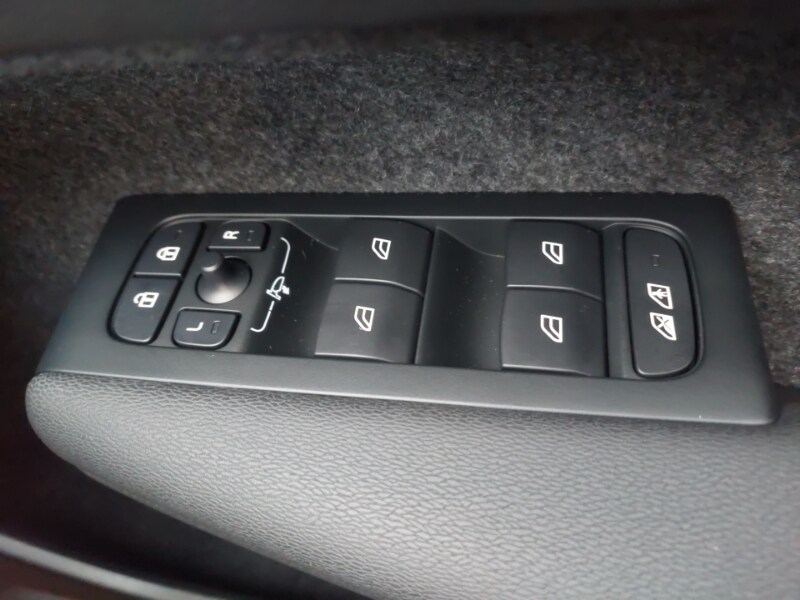 Used Volvo XC40 2025 for sale - 77475838: Photo 19