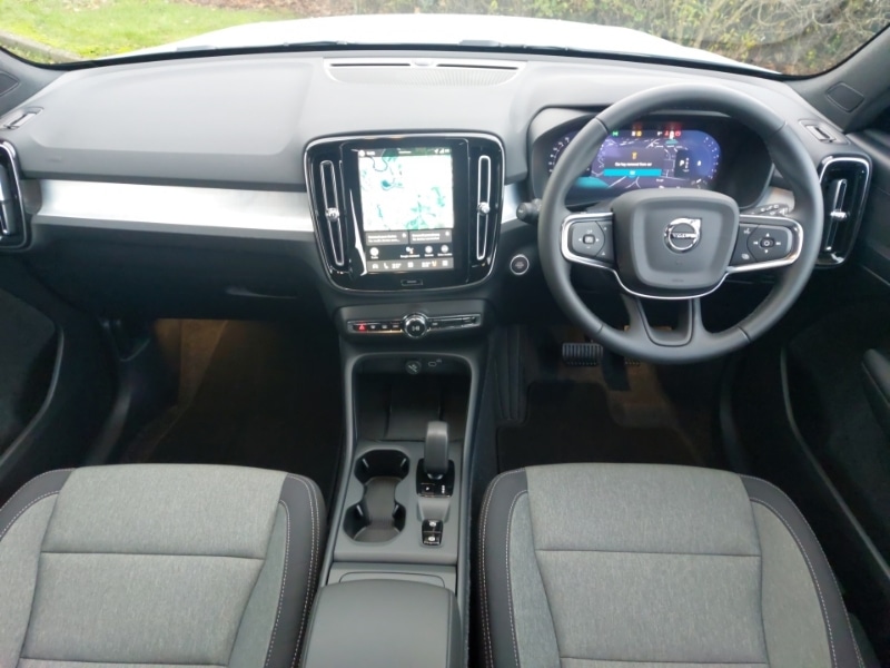 Used Volvo XC40 2025 for sale - 77475838: Photo 2