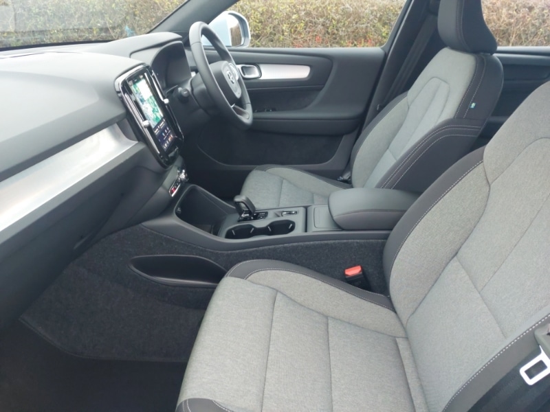 Used Volvo XC40 2025 for sale - 77475838: Photo 5