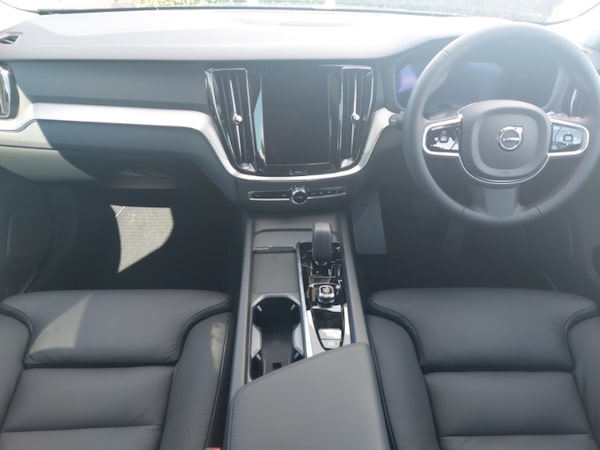 Used Volvo V60 2025 for sale - 74913915: Photo 2