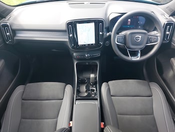 Used Volvo XC40 2025 for sale - 75399862: Photo