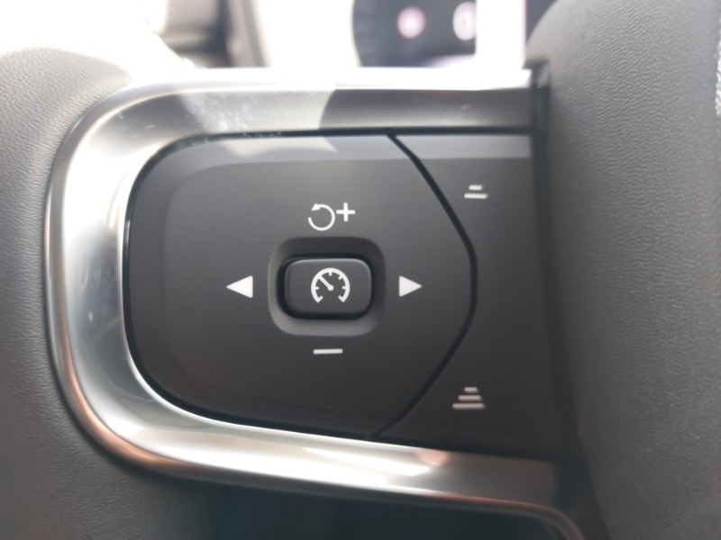 Used Volvo XC40 2025 for sale - 76556357: Photo 15