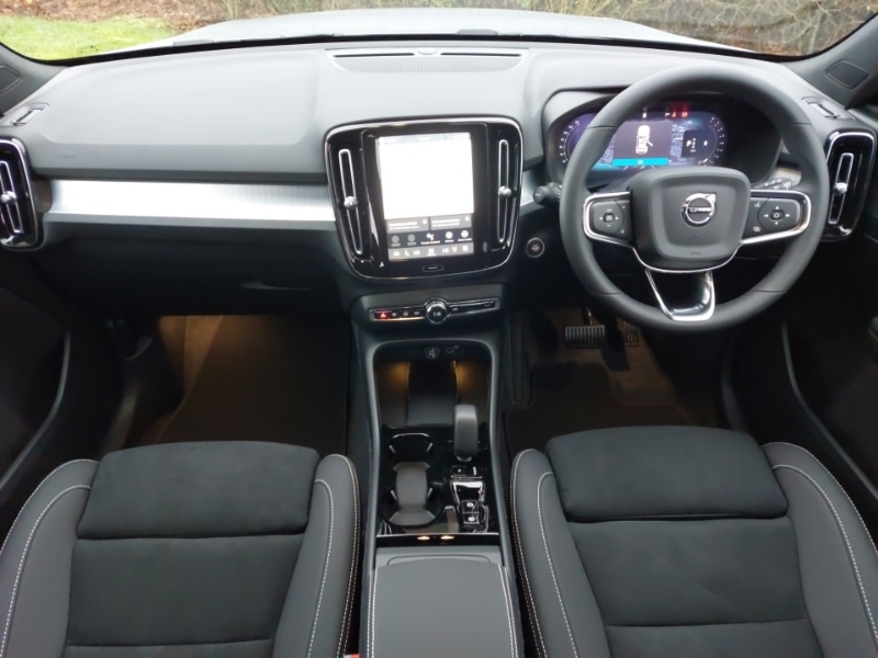 Used Volvo XC40 2025 for sale - 77141416: Photo 2