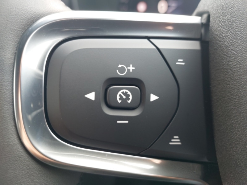 Used Volvo XC40 2025 for sale - 77815816: Photo 15