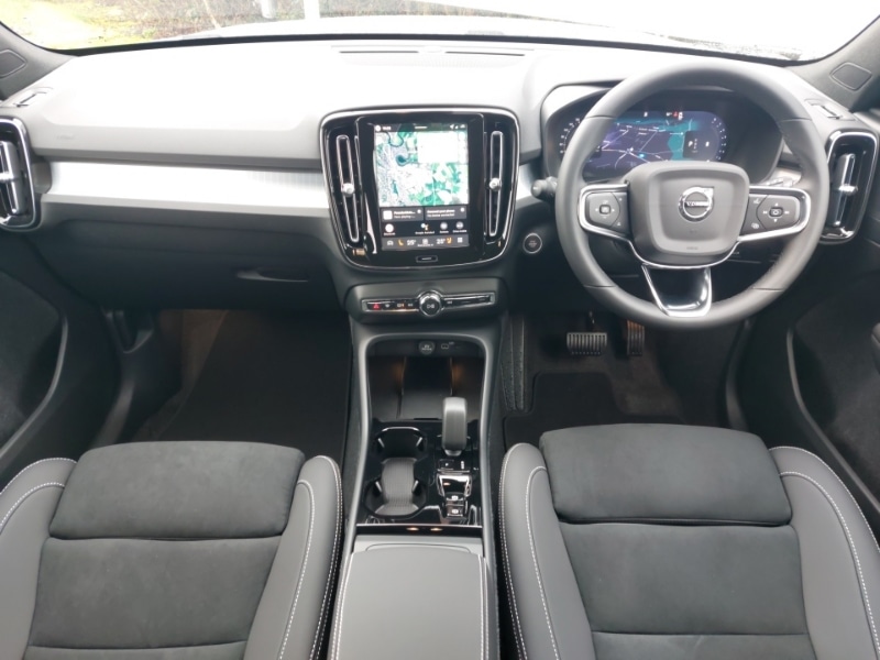 Used Volvo XC40 2025 for sale - 77815816: Photo 2