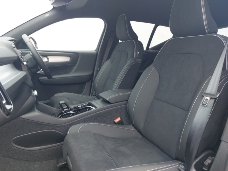 Used Volvo XC40 2025 for sale - 77815816: Photo 5