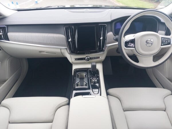 Used Volvo V90 2025 for sale - 75000835: Photo 2