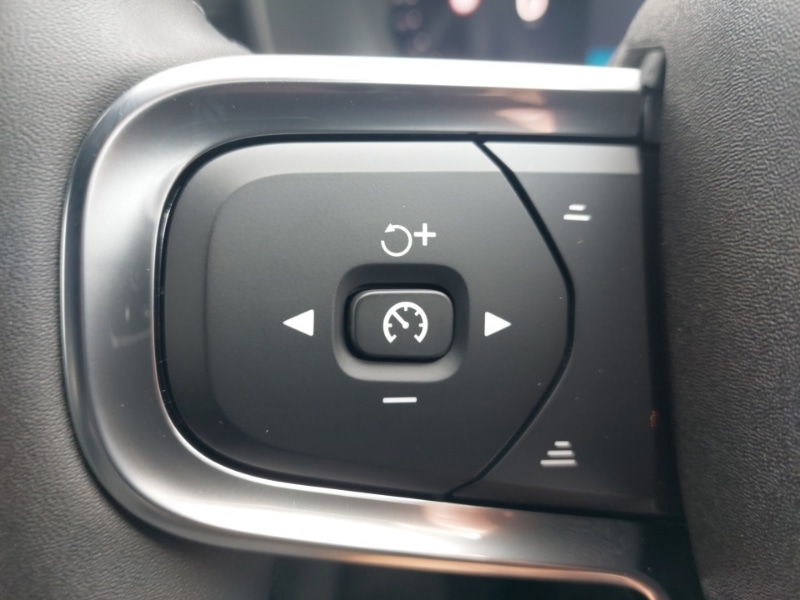Used Volvo XC40 2025 for sale - 76150609: Photo 15