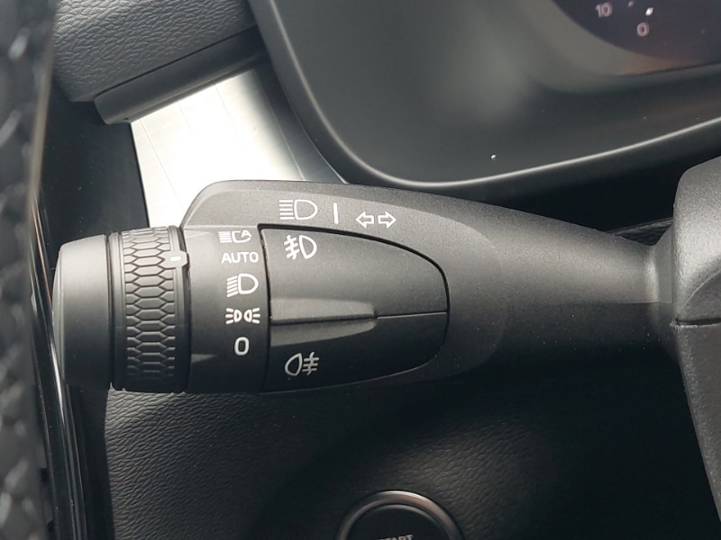 Used Volvo XC40 2025 for sale - 76150609: Photo 17