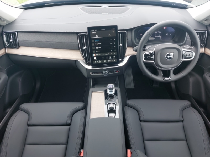 Used Volvo XC90 2025 for sale - 76967305: Photo 2