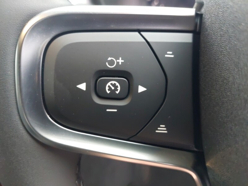 Used Volvo XC40 2025 for sale - 77815823: Photo 16