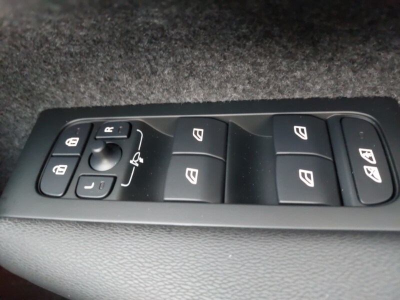 Used Volvo XC40 2025 for sale - 77585336: Photo 18