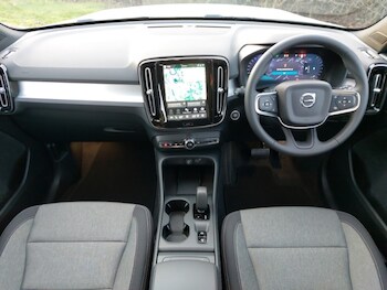 Used Volvo XC40 2025 for sale - 77585336: Photo