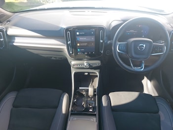 Used Volvo XC40 2023 for sale - 77731418: Photo