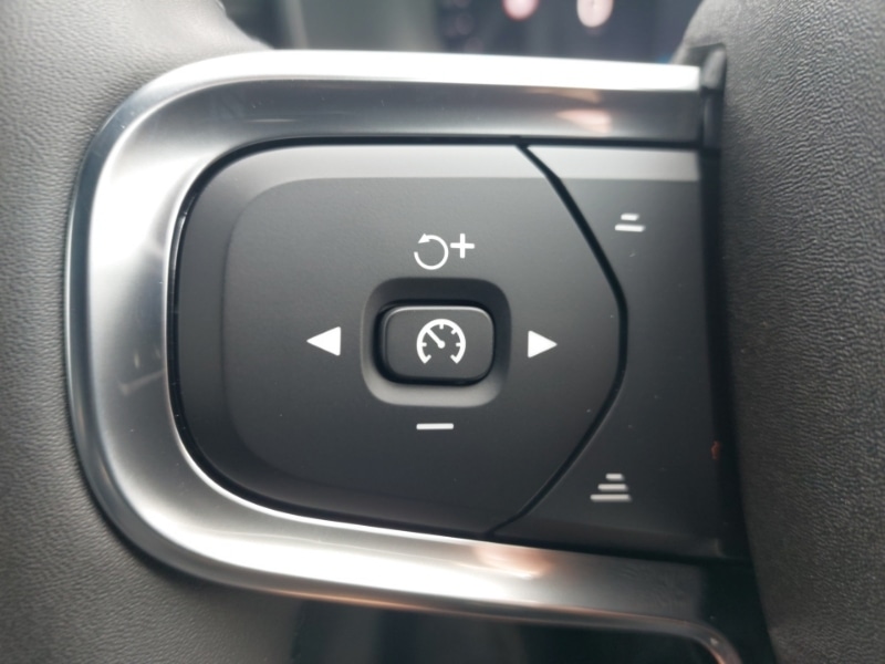 Used Volvo XC40 2025 for sale - 76151029: Photo 15