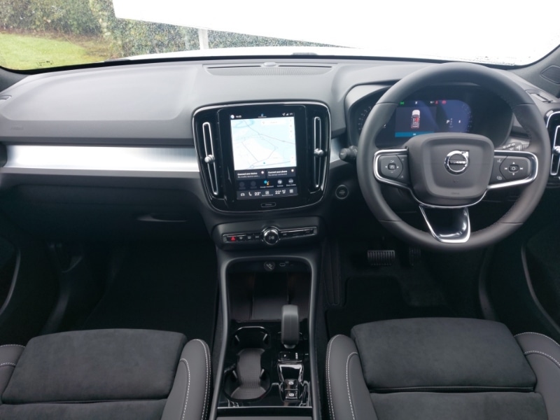 Used Volvo XC40 2025 for sale - 76151029: Photo 2