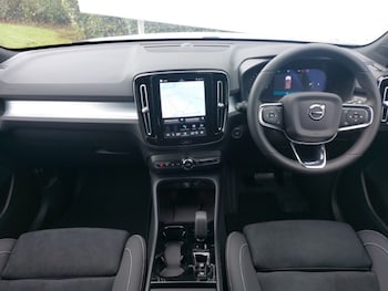 Used Volvo XC40 2025 for sale - 76151029: Photo