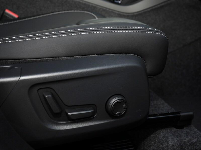 Used Volvo XC40 2025 for sale - 77815803: Photo 13